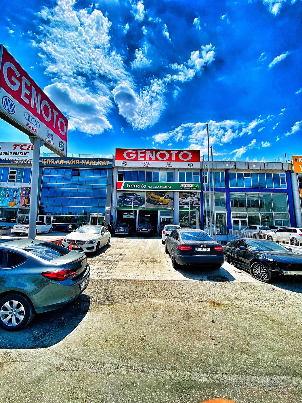 Genoto servis girişi, önden görünüm